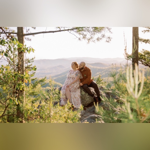 Meet your Posher, Lindy - Picture 1 of 1